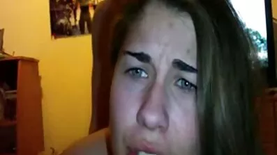 Solbrændt brunette xxx pornofilm førte ung mand til dampende cum