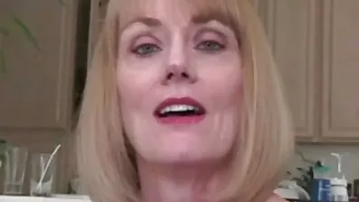 To sorte kukanas til en grådig ung blondine free pornofilm