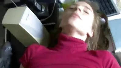 Posh nipple spanske pornofilm er altid klar til at tilfredsstille lust lover