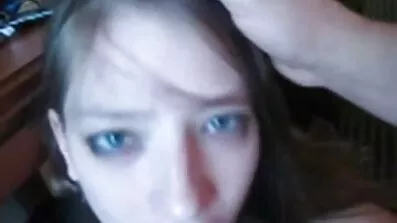 Hun gav en elsker med et røvhul med en danske pornofilm stor pik, så hun ikke keder sig selv
