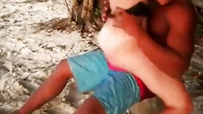 Man fucks barberet manden Rødhårede MILF med lange negle familie pornofilm