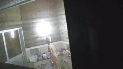 Arbejder godt som ejendomsmægler - du kan kneppe med rige kunder på helt nye senge private pornofilm