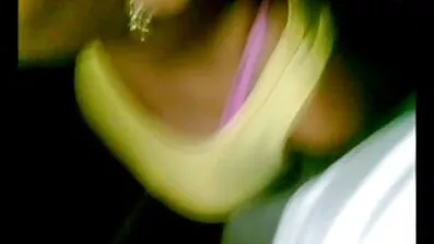 Den blonde elsker at stege på den Store pik af en sort film pornofilm mand.