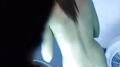 To fyre formåede at rejse en spanske pornofilm smuk pige til køn