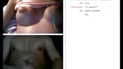 Kneppet af en fræk danske pornofilm blondine, smøre hele hendes krop med olie