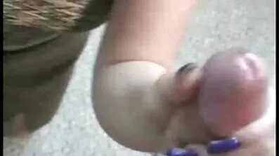 Kun blonde pornofilm med ældre vasket mens blive kneppet igen