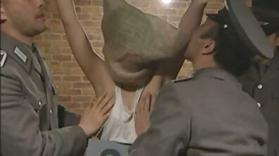 Rippet + off + i + den+tilbage + værelse