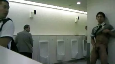 Onanerer røvet i brusebadet gik lange pornofilm glat til anal køn