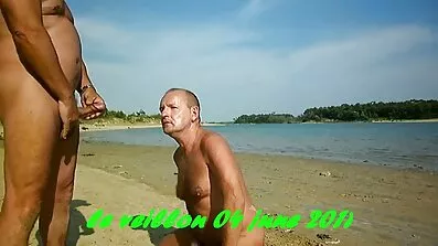 Kæreste snyder med kæreste trans pornos og cums