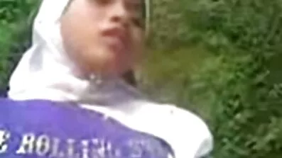 Blonde i strømper kender orgasme med xl pornos to mænd
