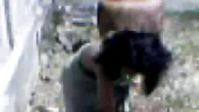 Rødhåret i haven gratis pornofilmen slår gamle nabos pik
