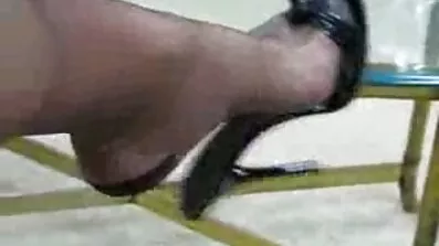 To blondiner gratis pronofilm på sengen fuck hinanden med tunger og fingre