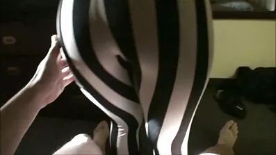 Den brændende brunette kørte straks førerens aksel pornofilm69