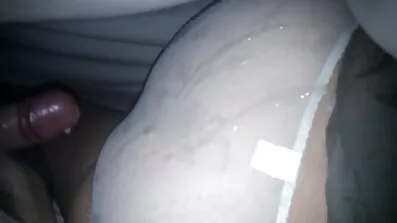 Pige har ikke gamle danske sexfilm noget imod Anal giver på sofaen i strømper