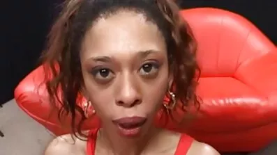 Ebony dvd pornos og hvid fyr pounding barberet hul af Petite brunette