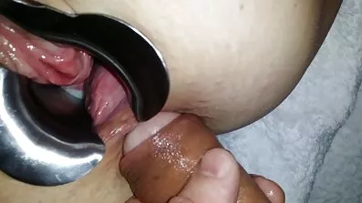Efterlad en smuk skolepige i en mature sexfilm cirkel