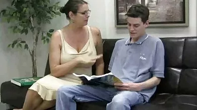 Køn maskine og fuck gamle pornofilm for busty brunette